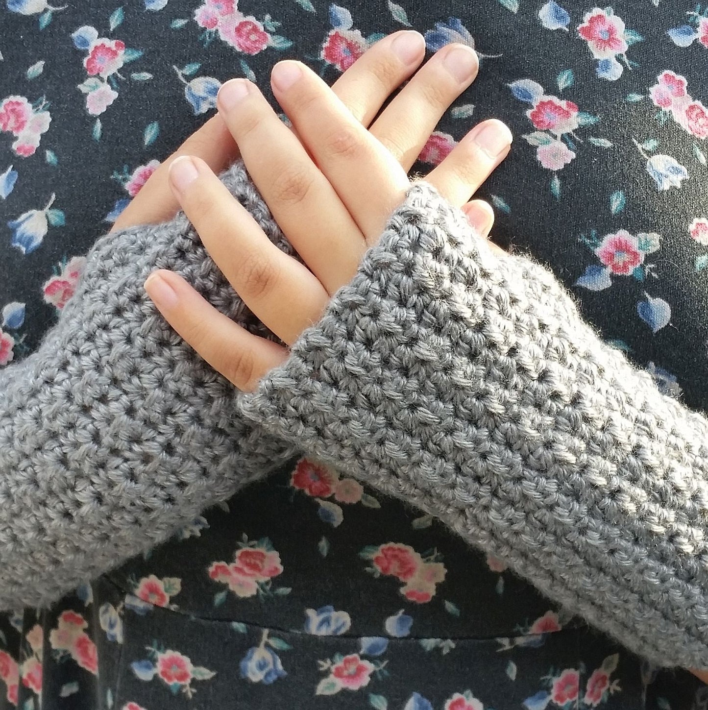 Textured Fingerless Gloves Crochet Pattern PDF